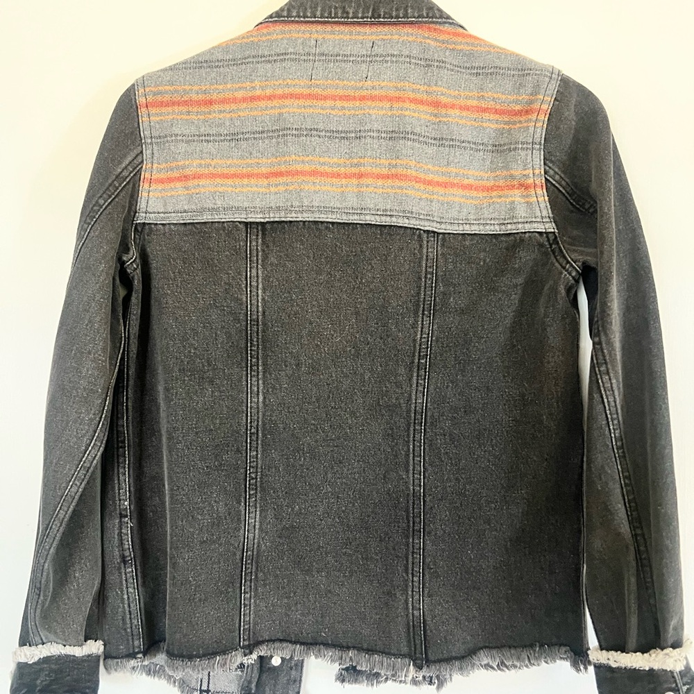 Roxy Gray Jacket With Orange Stripes - image 2